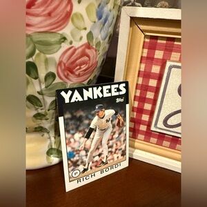 Topps Yankees Picture Frame with Red and Green Accents
